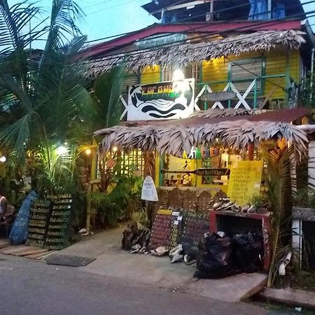 Coconut Hostel Bocas Town Dış mekan fotoğraf